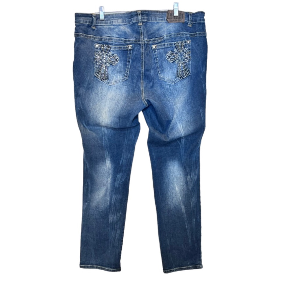 Zanadi Distressed Jewel Embellished Cross Distressed Jeans Size 22 - Picture 2 of 12